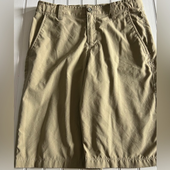 UNDER ARMOUR youth size large loose fitting shorts with adjustable waist - Picture 1 of 7